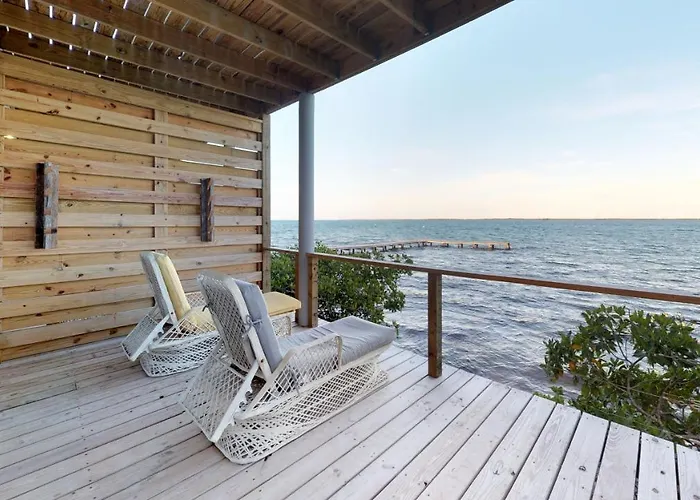 Family Hotel: Thatch Caye Resort A Muy'Ono Resort
